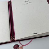 AMI - Aubergine + 3 charms, vintage (A5)