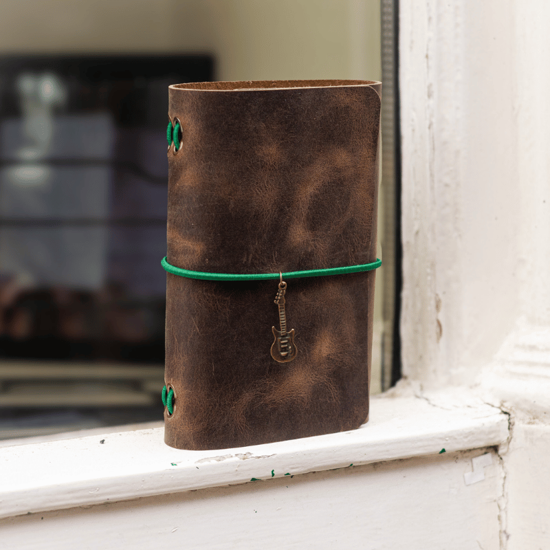 AMI journal - Vintage brown + charm (A6)